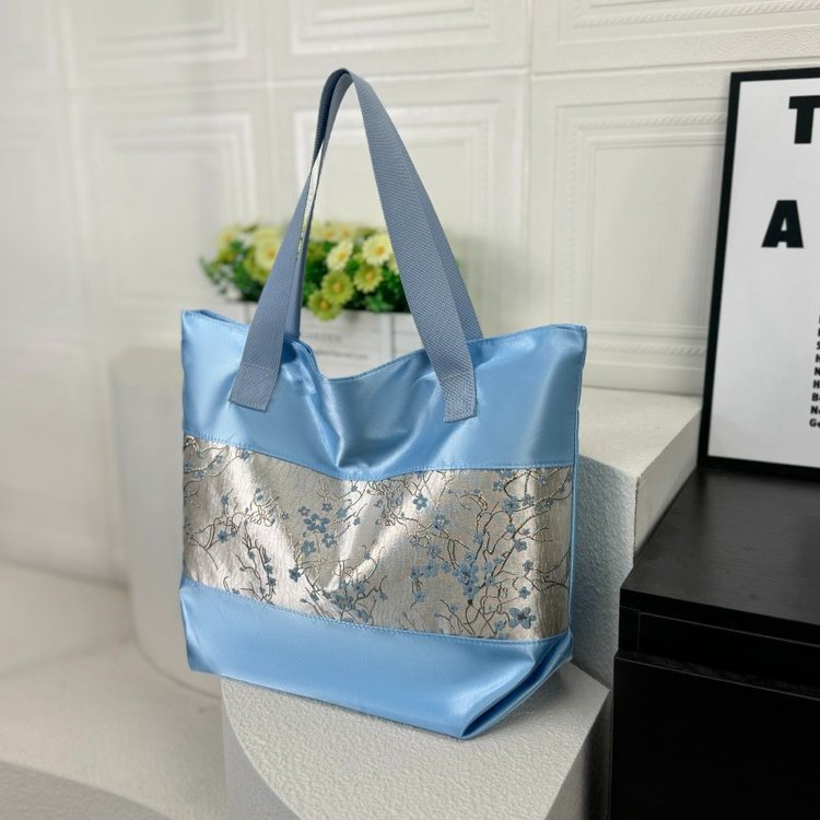 2024 Summer Women's Tote Bag Single Shoulder Handbag with Zipper and Stitching - Image 3