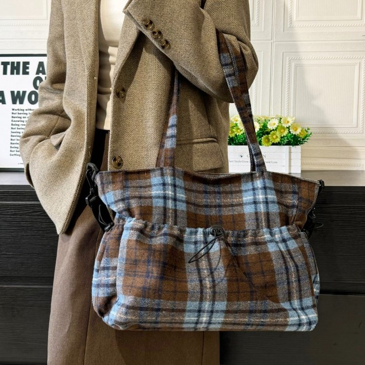 Wool Tote Bag with Magnetic Zip Closure and Diamond Quilted Design