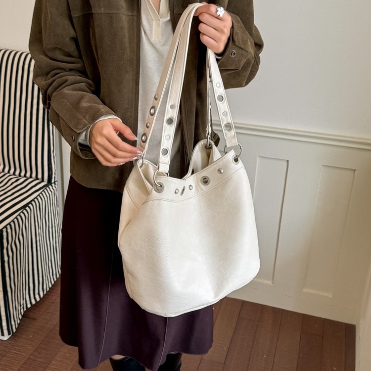 Women's Bucket Bag with Magnetic Closure - One Size - White,Black - Image 3