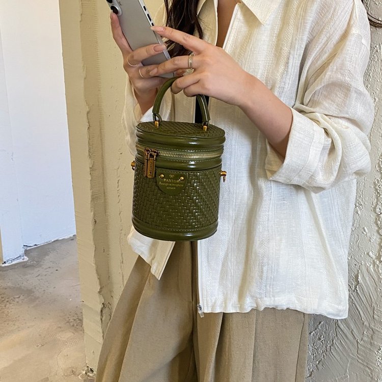 Woven PU Bucket Bag for Fall 2026 - One Size - Image 4