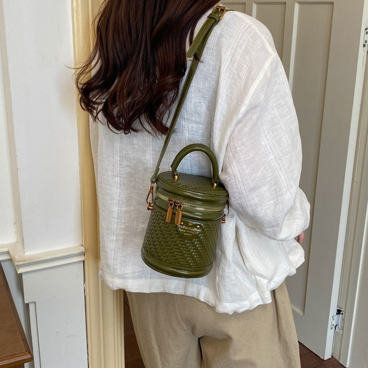 Woven PU Bucket Bag for Fall 2026 - One Size - Image 3