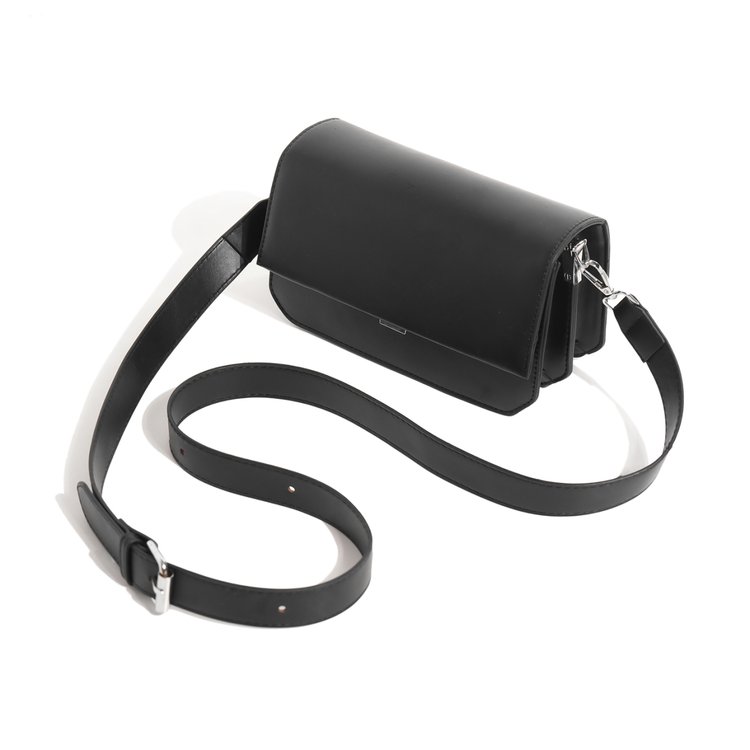 Women's Single Shoulder Crossbody Bag with Magnetic Closure - Medium - Black - Image 2