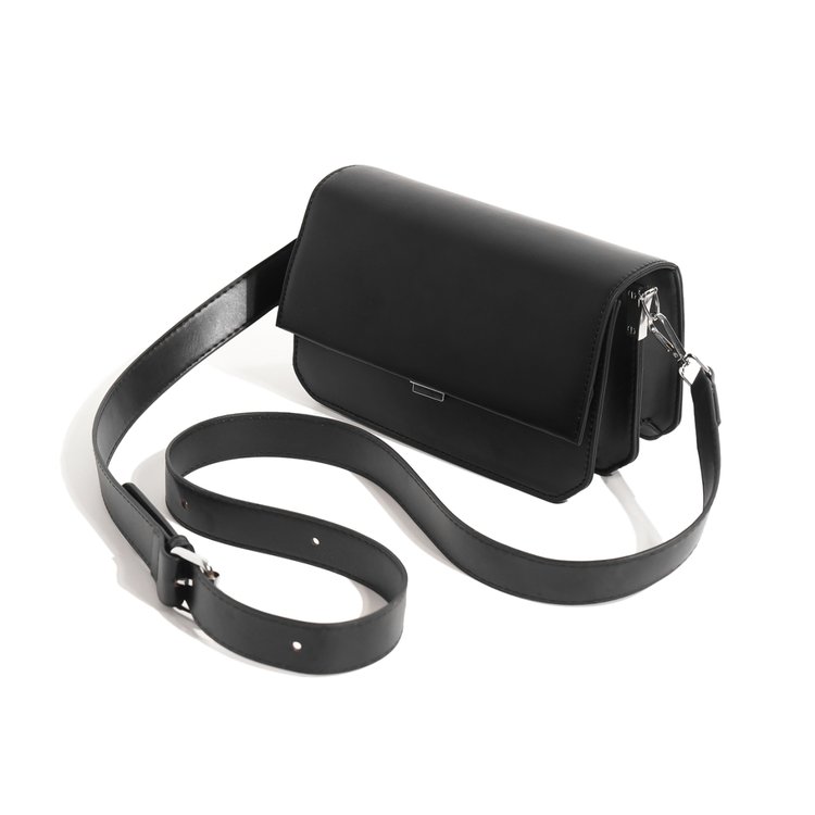 Women's Single Shoulder Crossbody Bag with Magnetic Closure - Medium - Black - Image 4