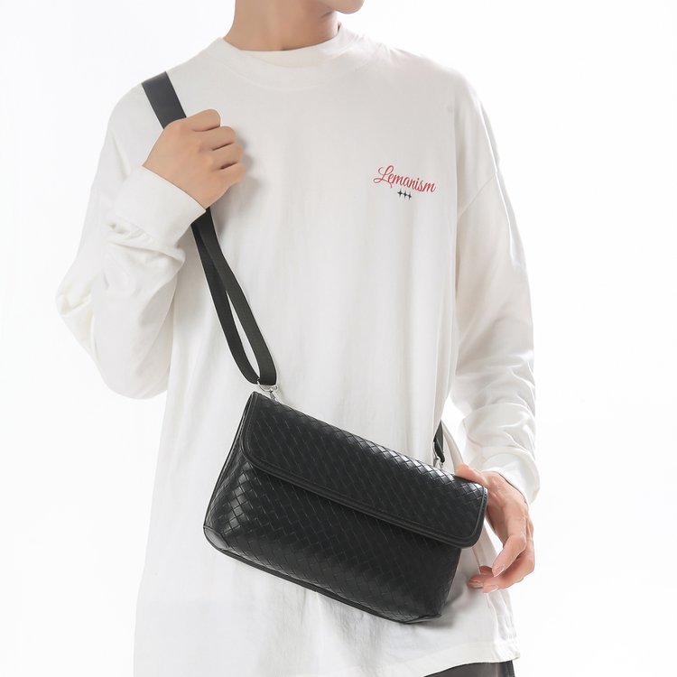 Women's Flap Shoulder Crossbody Bag Medium Black Fall 2026