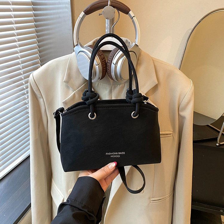 Women's One-Shoulder Tote Bag with Zip Clasp Closure - Fall 2026