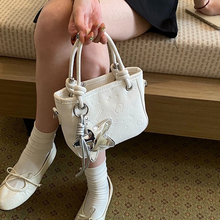 Women's One Shoulder Tote Bag with Zipper Closure - Fall 2026